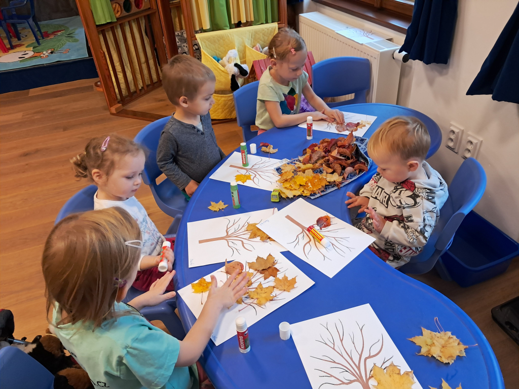 Minimateřinka podzimní tvoření.jpg