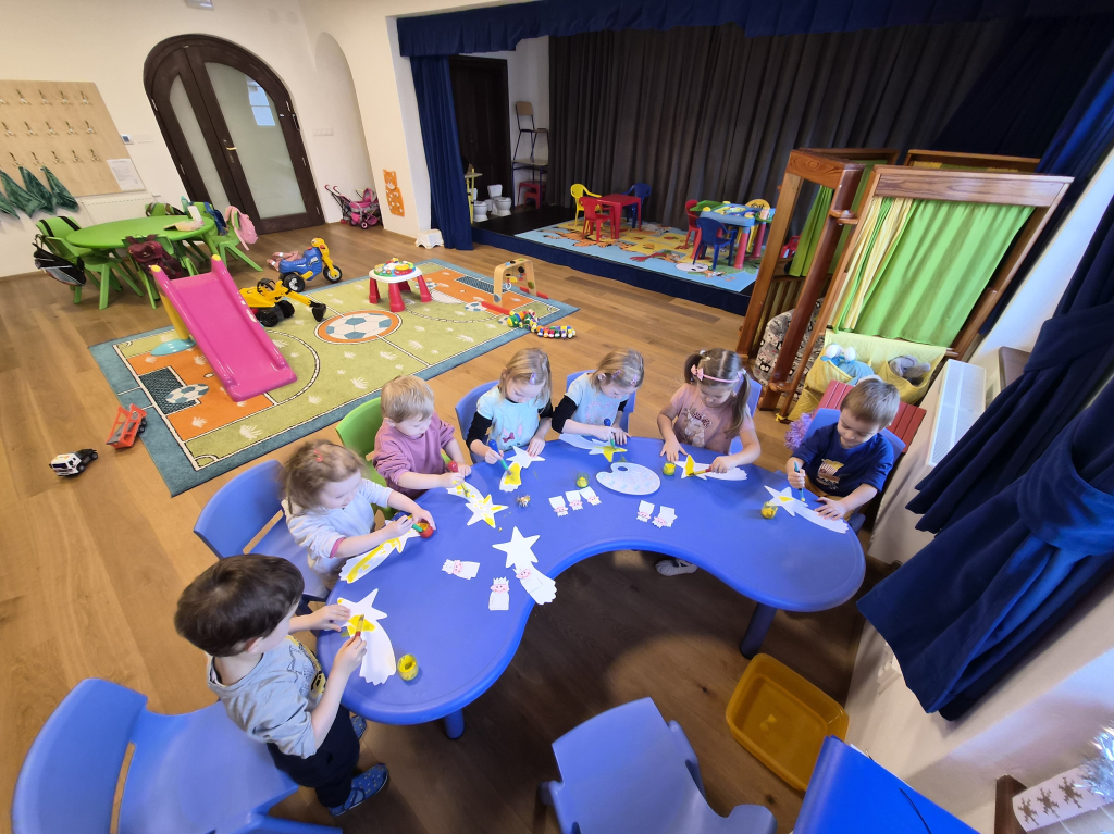 Minimateřinka tvoříme.jpg